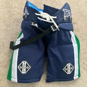 TACKLA Sports JR Blue Green White‎ Ice Hockey Pants Breezers EU Size 100 NWOT